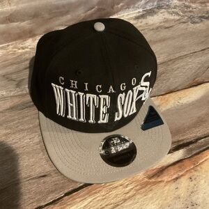 New Era Chicago White Sox Black Grey White 9FIFTY Snapback Hat Embroidered